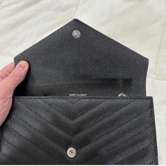 Saint Laurent Cassandre Matelasse Large Flap Wallet Grained Leather (LIKE NEW) - Picture 4 of 10